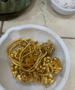 平湖市附近黄金回收价格811元！2025年9月9日实体店高价回收