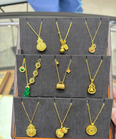 谢瑞麟现在黄金什么价格2024年3月18日