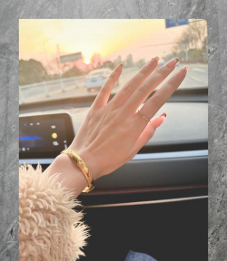 40克金镯子戴着变形吗？