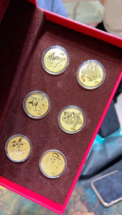 黄金纪念币有收藏价值吗？