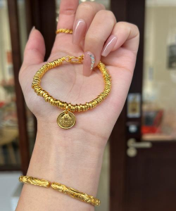 黄金手链s型最牢固戴法？