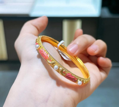 黄金鱼手镯有什么寓意？