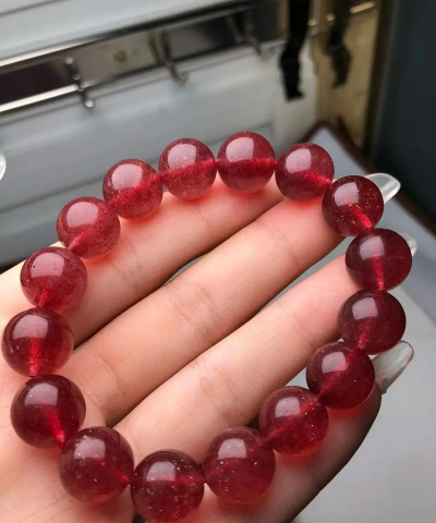 草莓晶和红玛瑙哪个好？