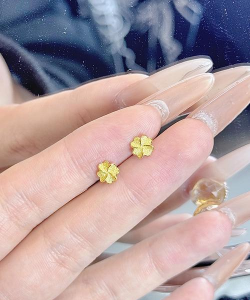 黄金耳钉能用多久？