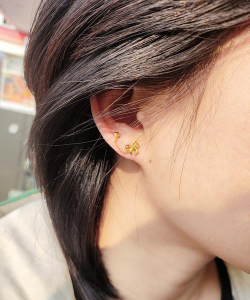 刚打过耳眼可以用金耳钉吗？