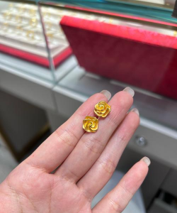 儿子送妈妈黄金耳环合适吗？