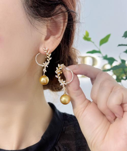 46岁以上的女士适合戴什么耳环？