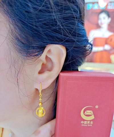 中国黄金里面买耳环怎么样？
