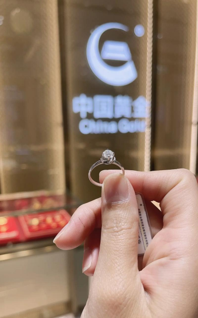 中国黄金白首系列钻戒的寓意？