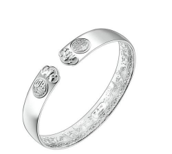 为什么我带的银手镯上面有小孔呢？