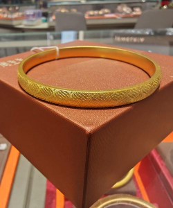 周大生有60多克的古法金镯子吗？