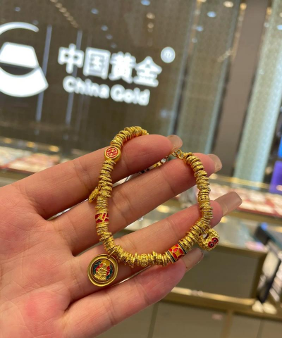 为什么有的黄金越戴越黄？