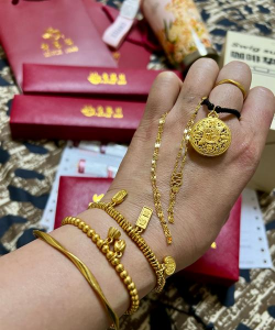 买金首饰都需要要什么东西？