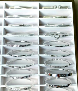 快手纯银手镯很便宜是真的吗？