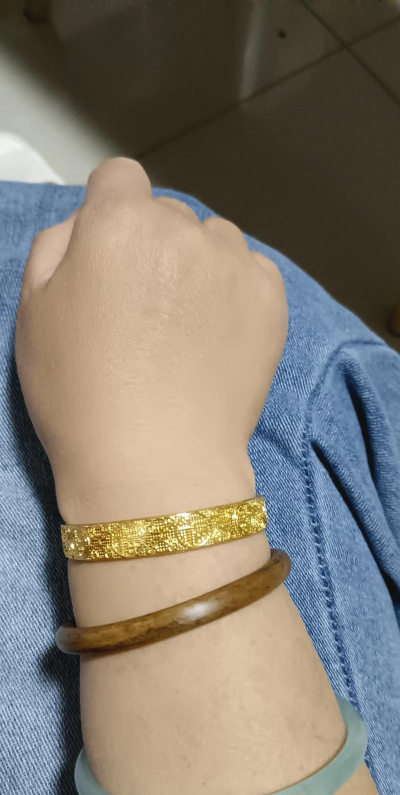 快手直播间卖金银手镯是真的吗？