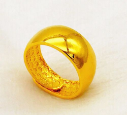 999足金光面戒指保值不？