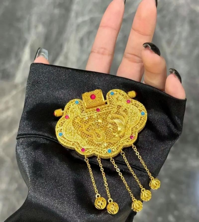 黄金吊坠上的珐琅算重量吗？