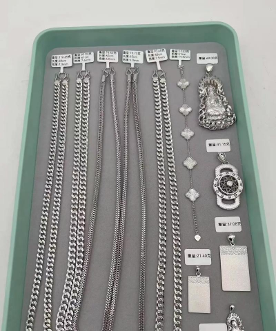 2025年10月02日莱音珠宝黄金铂金多少一克