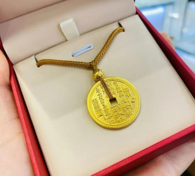 黄金钱币吊坠有什么寓意？