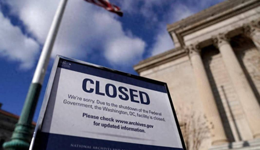 政府停摆风险下