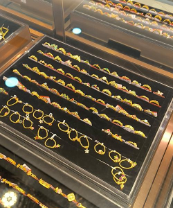 10月21日太阳金店黄金1099元/克