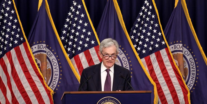 美联储官员立场不一