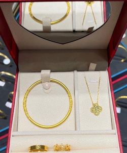 11月24日嘉华珠宝黄金1295元/克