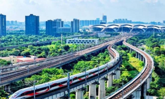 创历史同期新高 1至8月全国铁路发送旅客32亿人次