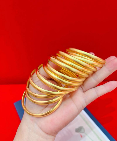 半空心的黄金手镯好吗？