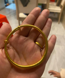 40克金镯子戴着变形吗?