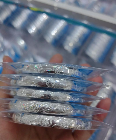 银手镯的寓意和象征？