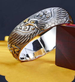 银镯子刻凤凰的说法？