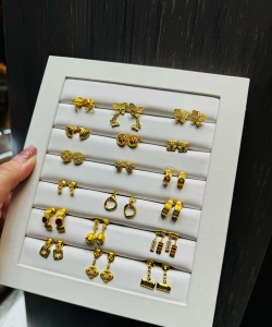 0.3g的黄金耳钉有多大？