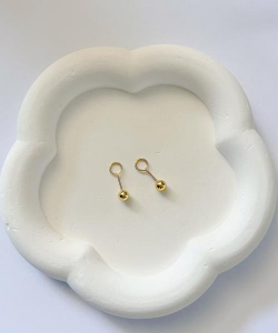 40多岁女戴什么黄金耳坠好看？