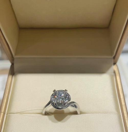 克徕帝花恋和极光哪个好？