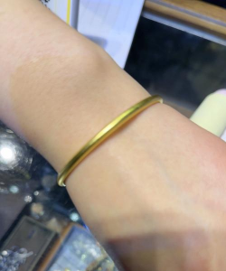 古法手镯有小孔好还是没有小孔好？