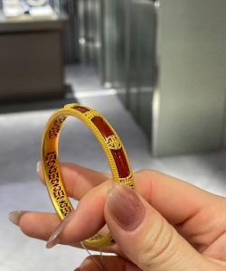 周大生古法金镯子是真的吗