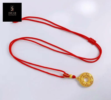 5d黄金空心吊坠容易变形吗？