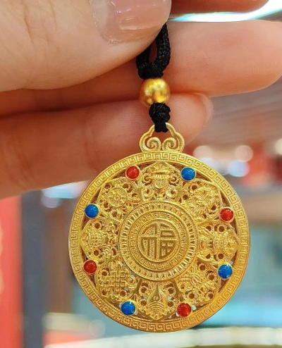 黄金上的珐琅彩是金的吗？