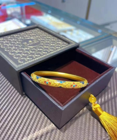 珐琅彩古法金手镯的寓意?