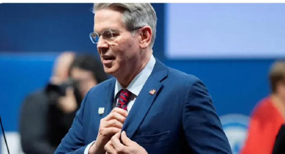 财长贝森特唱多经济