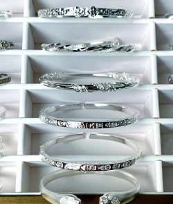 纯银手镯多少钱一克（2025年12月9日）