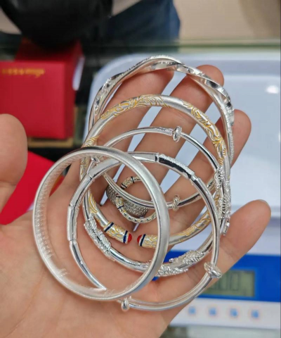 现在纯银价格多少一克（2025年12月11日）